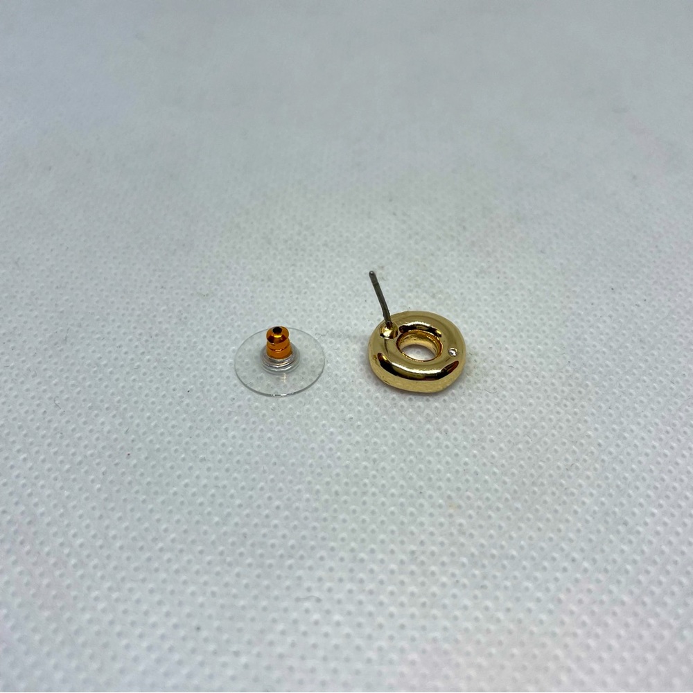 NIB Betsey Johnson Frosted Donut Earrings Pierced Goldtone - Picture 6 of 6